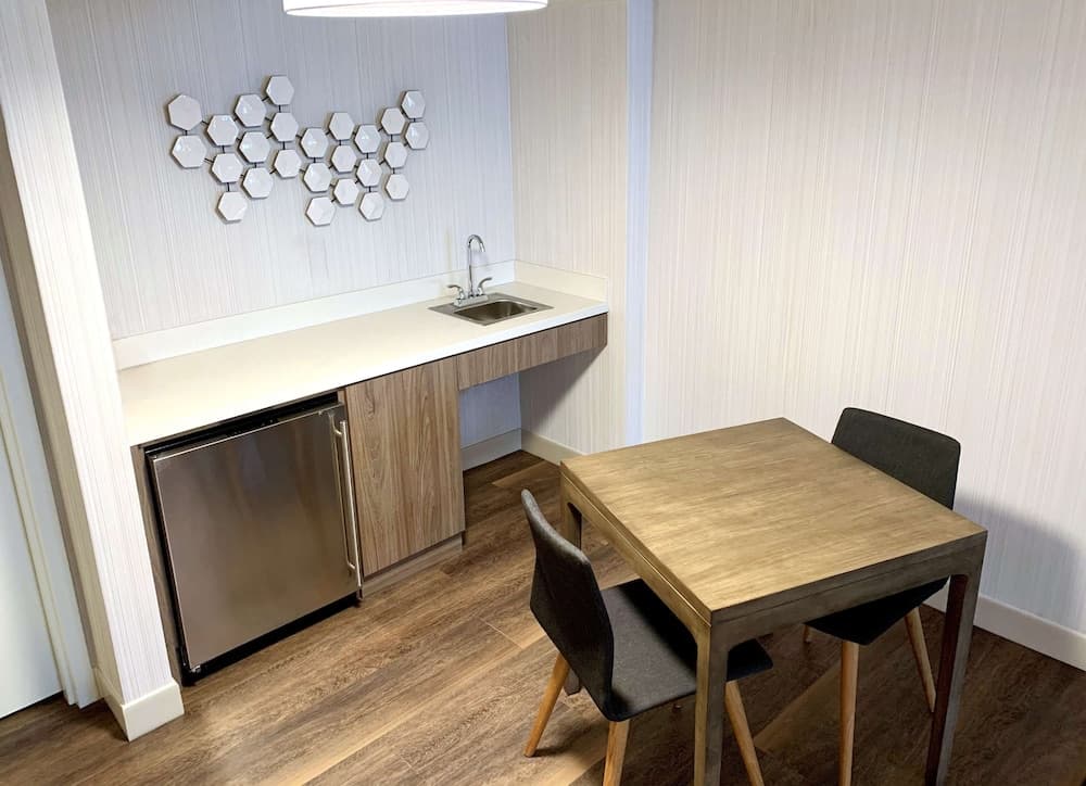 Sonesta Columbus Downtown interior in Columbus, OH — gallery photo 2