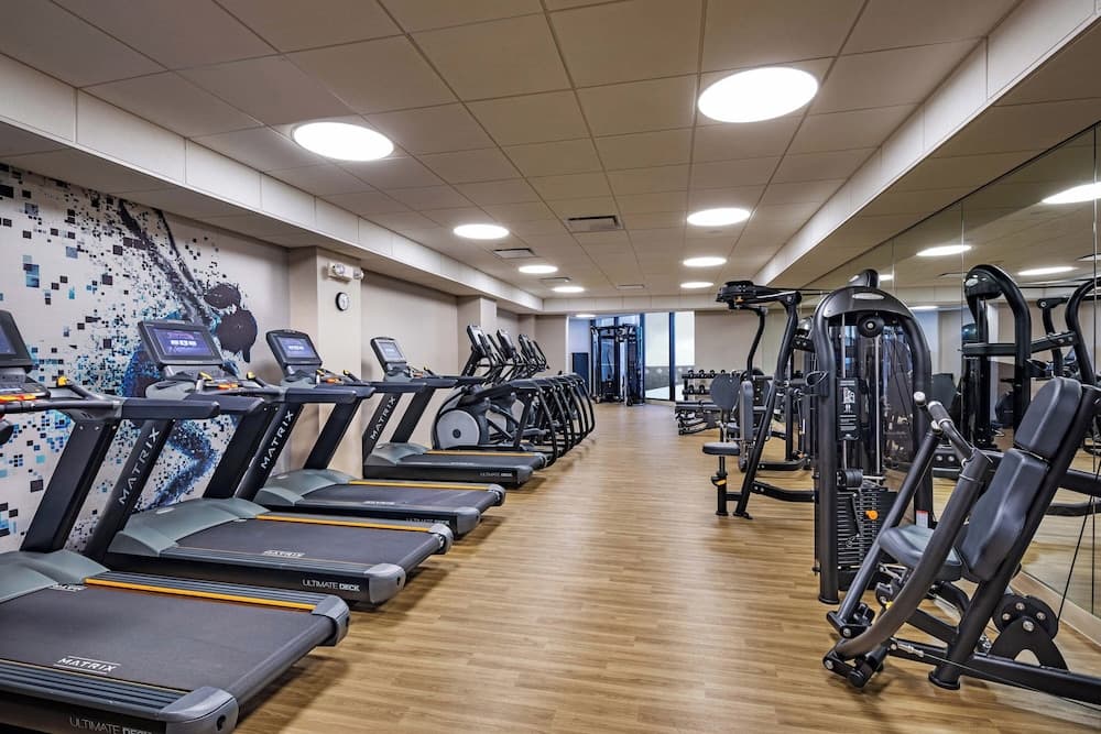Sheraton Edison interior in Edison — gallery photo 2