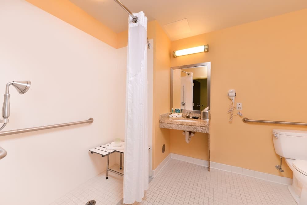 Holiday Inn Express Hotel and Suites Scranton by IHG gallery photo in Scranton, PA — image 44