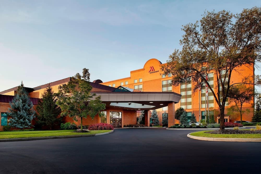 Marriott Cincinnati North featured exterior or lobby in West Chester, OH — similar hotel