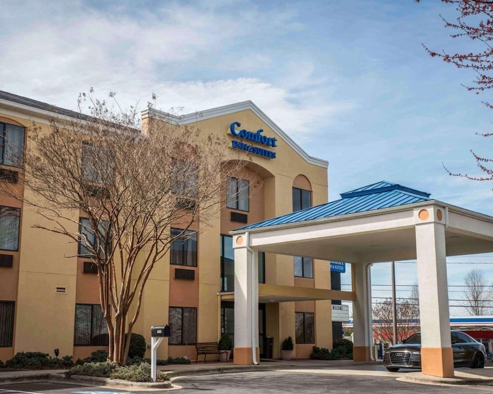 Comfort Inn & Suites Morganton South — hotel in Morganton, North Carolina