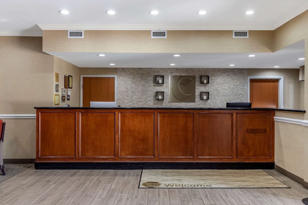 Comfort Inn & Suites Orangeburg interior in Orangeburg, SC — gallery photo 2