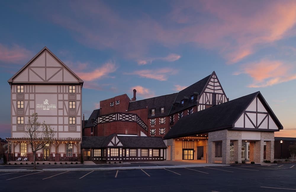 Hotel Royer Urbana Champaign, Tapestry Collection by Hilton — hotel in Urbana, Illinois