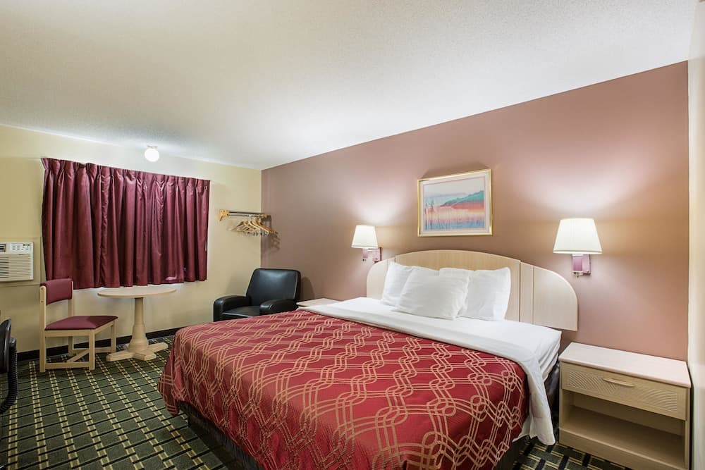 Americas Best Value Inn Beatrice interior in Beatrice, NE — gallery photo 2