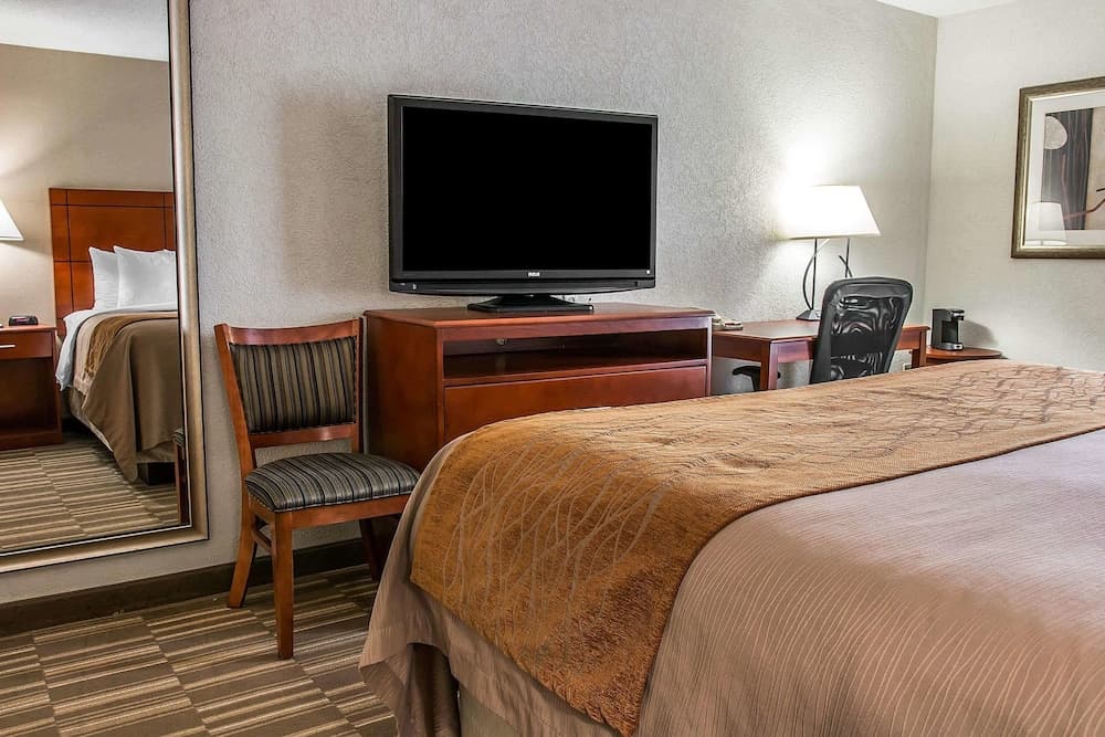Spark by Hilton Ann Arbor South featured exterior or lobby in Ann Arbor, MI — similar hotel