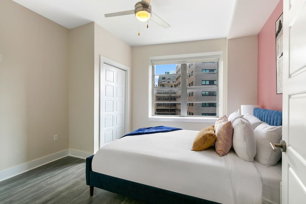 NOLA Charm Luxury 4-Bed Retreat Steps from French Quarter property views in New Orleans, LA — gallery photo 3
