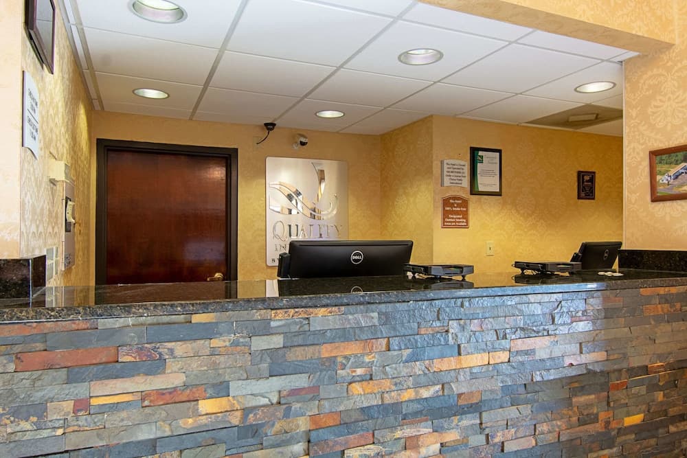 Quality Inn & Suites Richburg I-77 interior in Richburg, SC — gallery photo 2