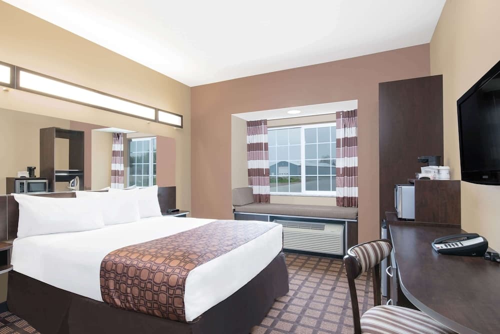 Microtel Inn & Suites by Wyndham Sidney property views in Sidney, MT — gallery photo 3