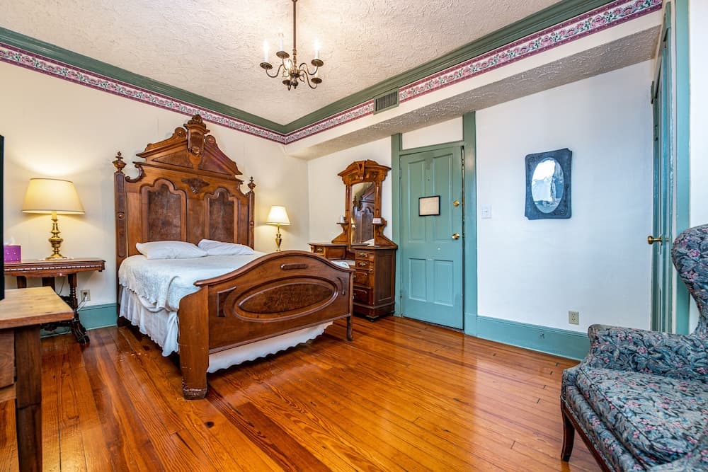 Wayside Inn gallery photo in Middletown, VA — image 87