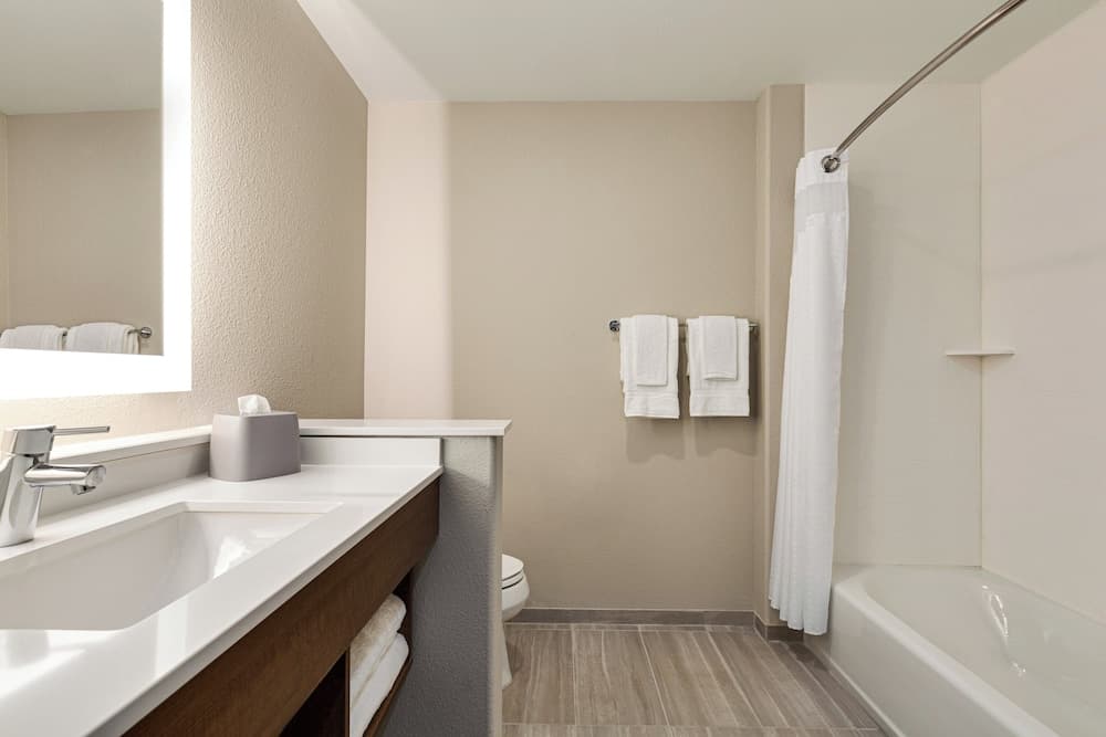Holiday Inn Express & Suites Hayward - Castro Valley by IHG gallery photo in Hayward, CA — image 19