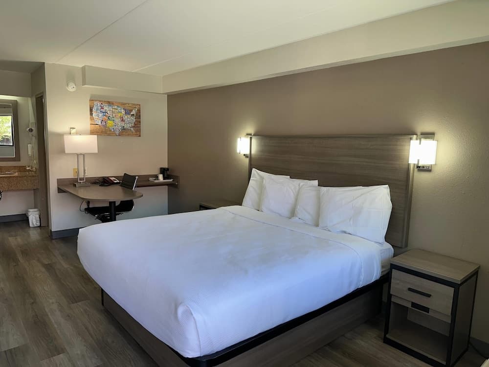 Econo Lodge Hickory gallery photo in Hickory, NC — image 5