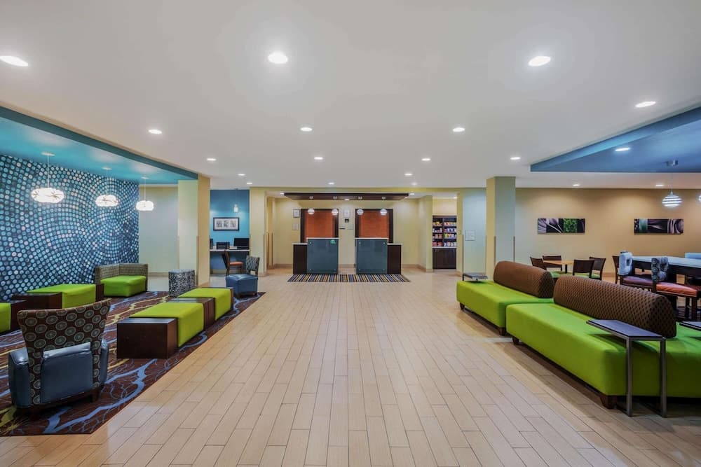 La Quinta Inn & Suites by Wyndham Beeville property views in Beeville, TX — gallery photo 3