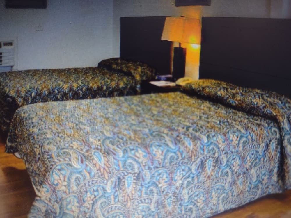 Budget Inn & Suites property views in Freer, TX — gallery photo 3