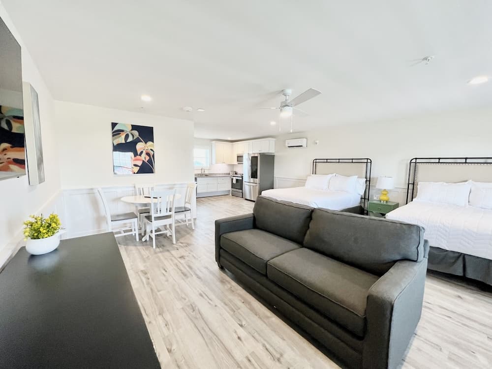 Saltwater Suites gallery photo in Holly Ridge, NC — image 55