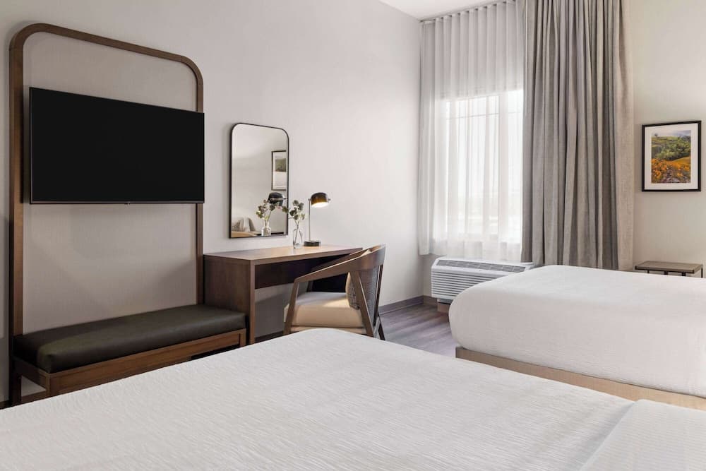 La Quinta Inn And Suites By Wyndham Lincoln gallery photo in Lincoln, CA — image 25