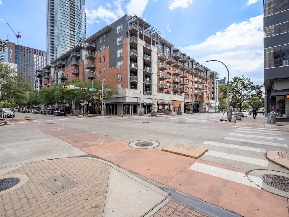 Kasa Downtown Austin featured exterior or lobby in Austin, TX — similar hotel
