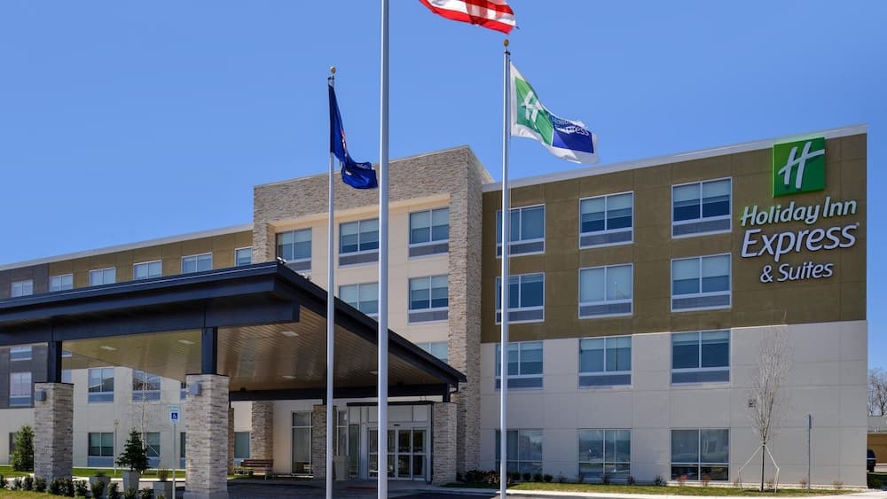 Holiday Inn Express & Suites Southgate - Detroit Area by IHG featured exterior or lobby in Southgate, MI — similar hotel