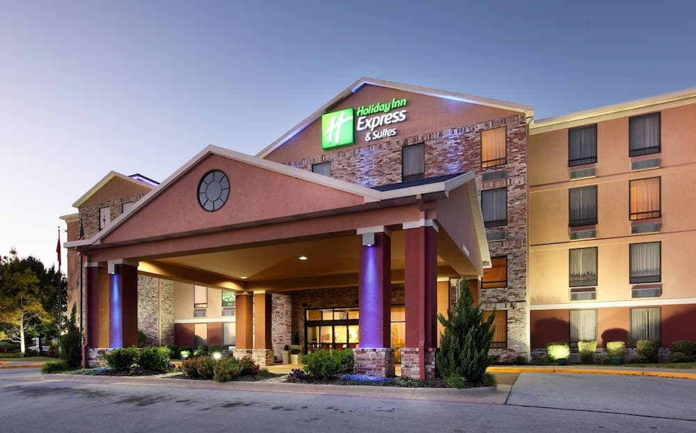 Holiday Inn Express Hotel & Suites Harrison by IHG featured exterior or lobby in Harrison, AR — similar hotel