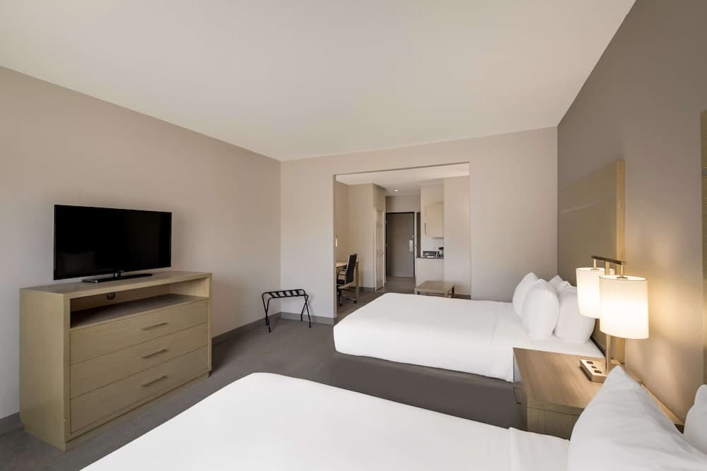 Best Western Plus Killeen/Fort Cavazos Hotel & Suites interior in Killeen, TX — gallery photo 2