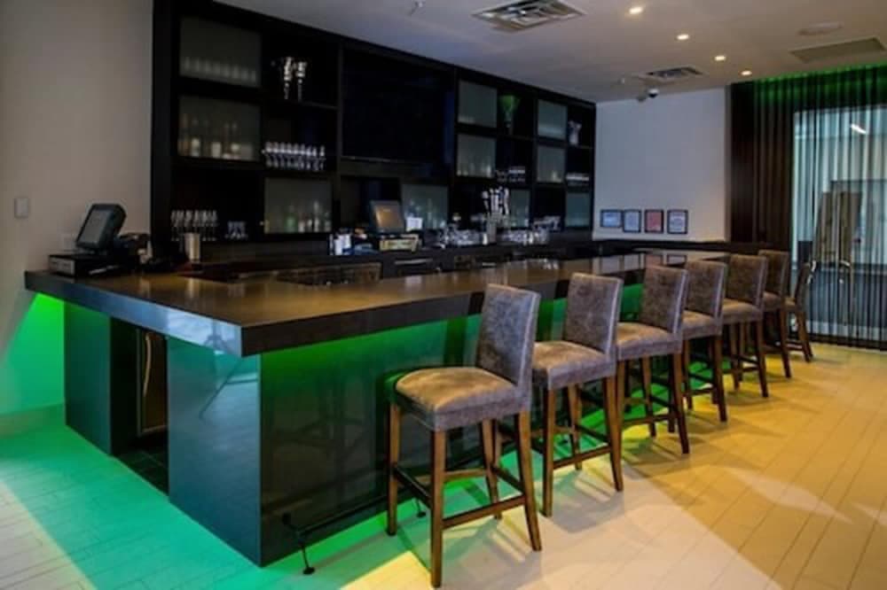 Residence Inn New York The Bronx At Metro Center Atrium gallery photo in Bronx, NY — image 9