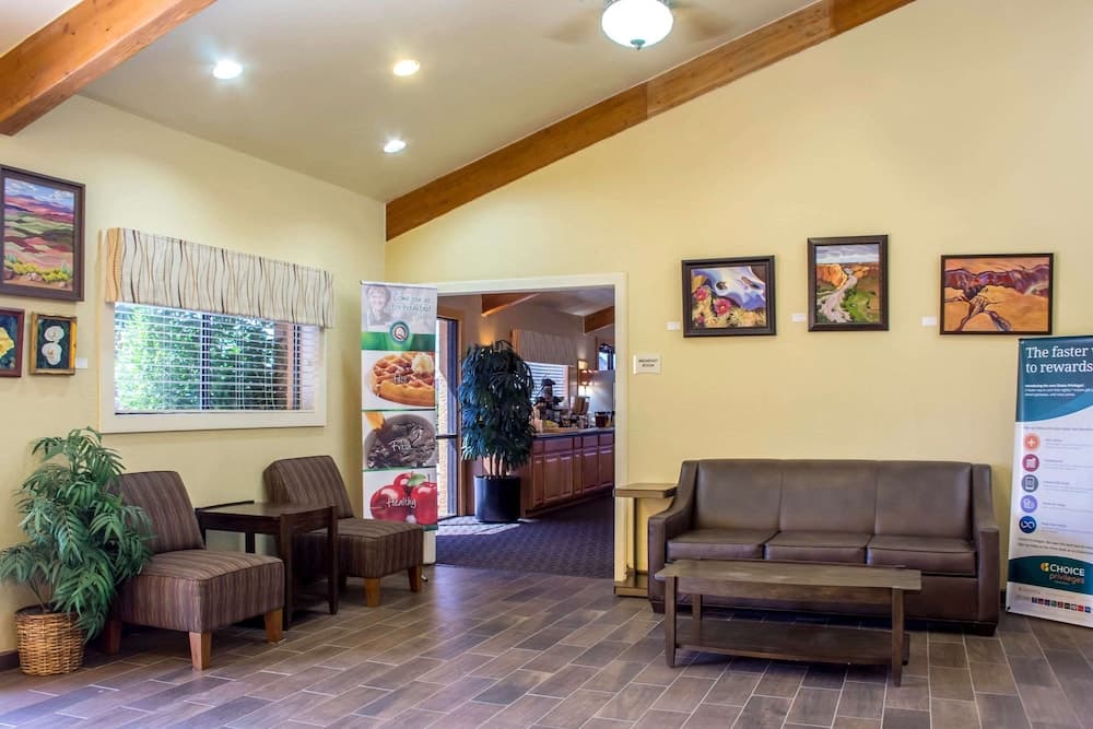 Quality Inn Wickenburg interior in Wickenburg, AZ — gallery photo 2