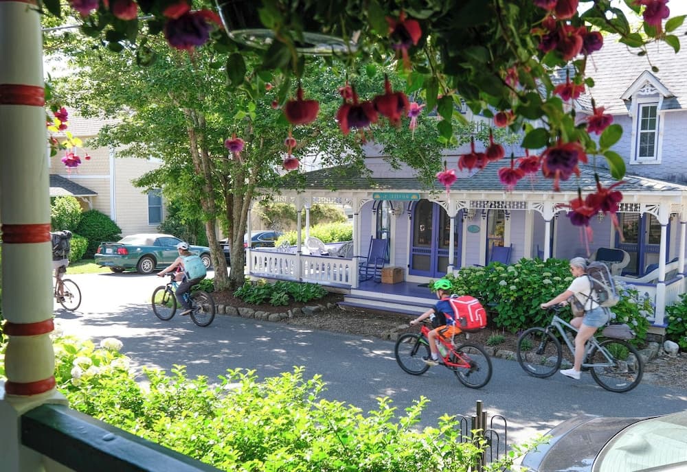 Pequot Hotel gallery photo in Oak Bluffs, MA — image 6