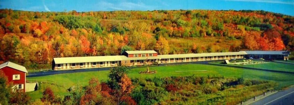 Ladd Brook Inn featured exterior or lobby in Pownal, VT — similar hotel