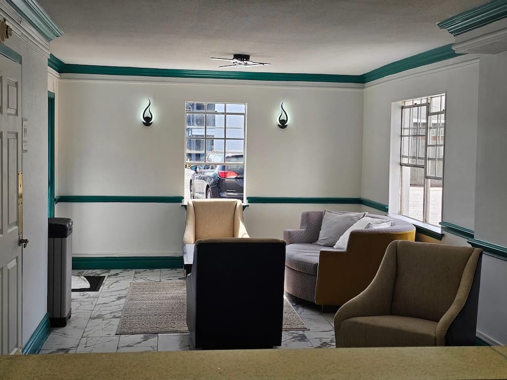 Quality Inn & Suites property views in Metairie, LA — gallery photo 3