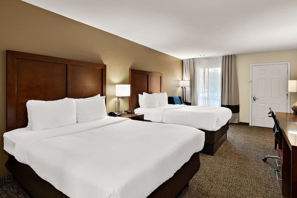 Comfort Inn & Suites Sequoia/Kings Canyon gallery photo in Three Rivers, CA — image 39