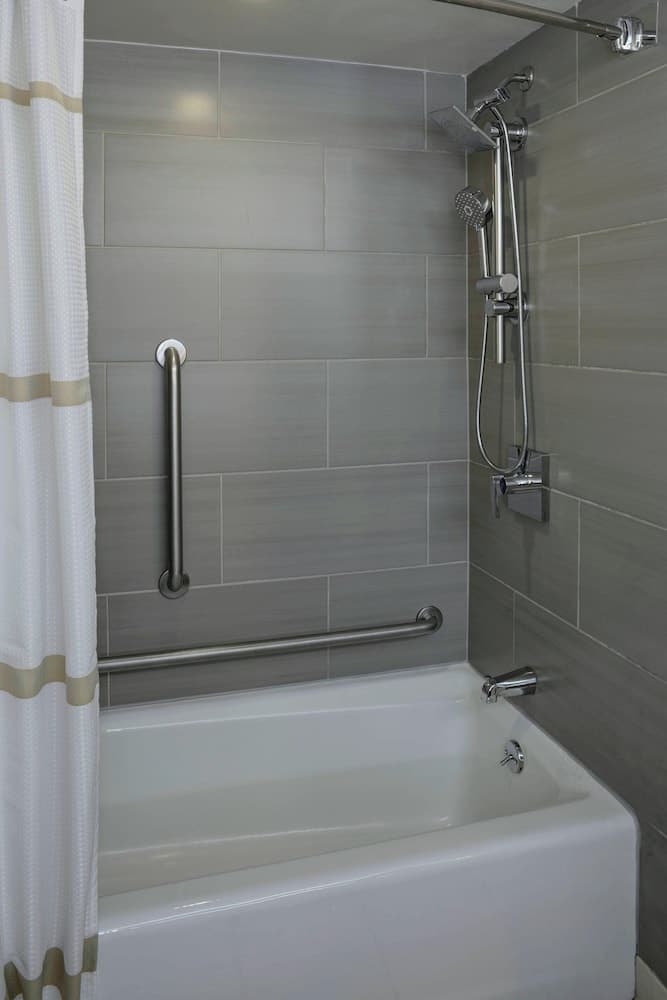 Marriott East Lansing at University Place gallery photo in East Lansing, MI — image 6