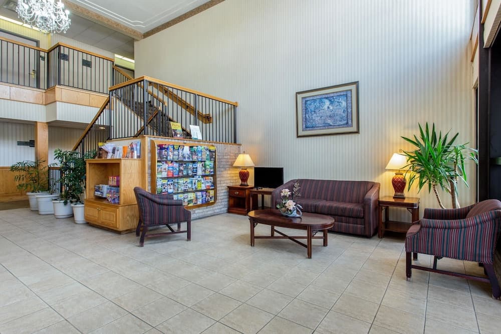Quality Inn Surfside Myrtle Beach interior in Surfside Beach, SC — gallery photo 2