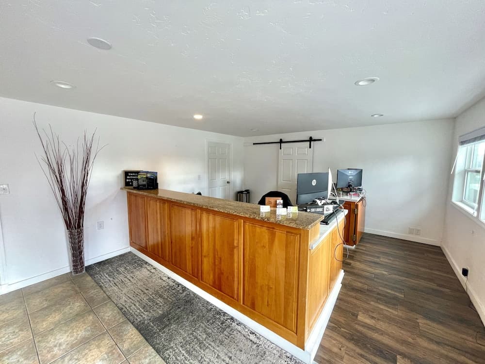Bend Riverside Rentals interior in Bend, OR — gallery photo 2