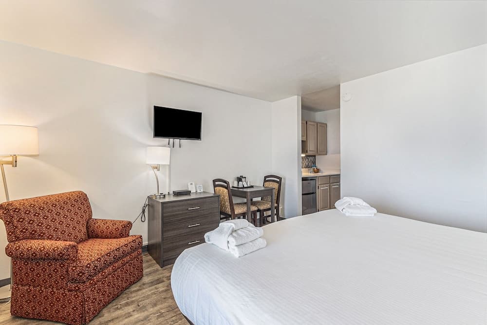 Snyder's Shoreline Inn gallery photo in Ludington, MI — image 208