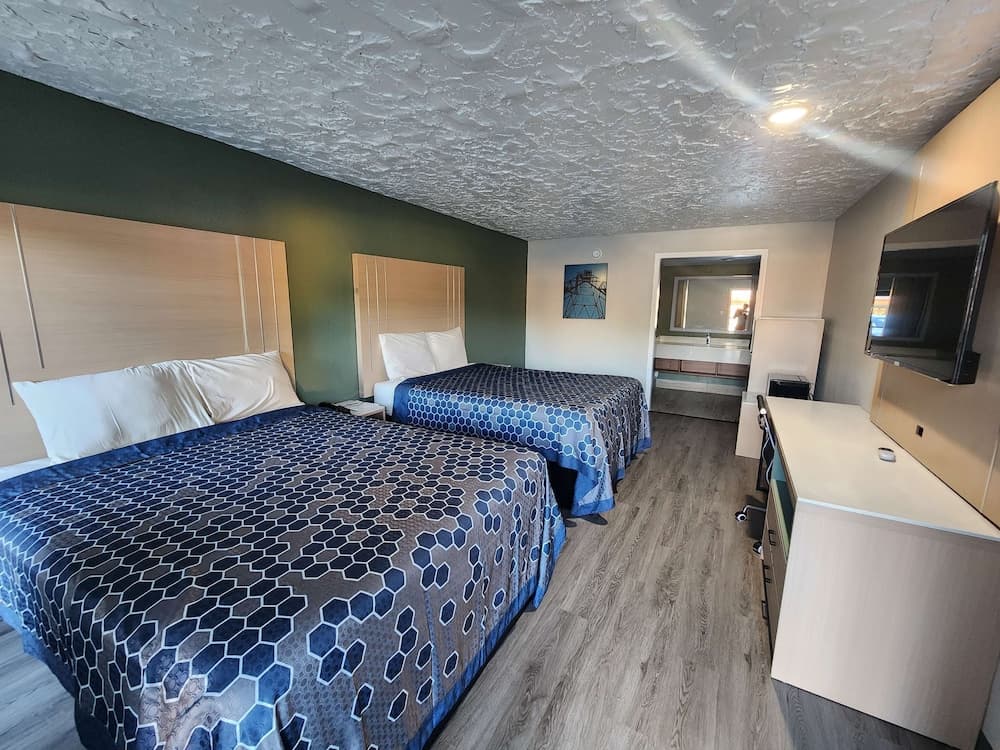 Americas Best Value Inn Longview property views in Longview, TX — gallery photo 3