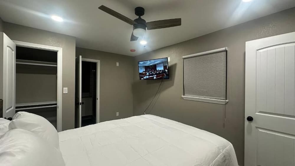 High Plains Lodge at Nomad Landing property views in Clayton, NM — gallery photo 3