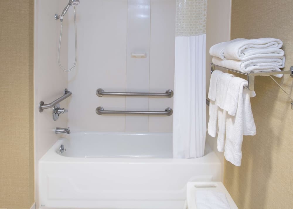 Hampton Inn Gainesville gallery photo in Gainesville, GA — image 8