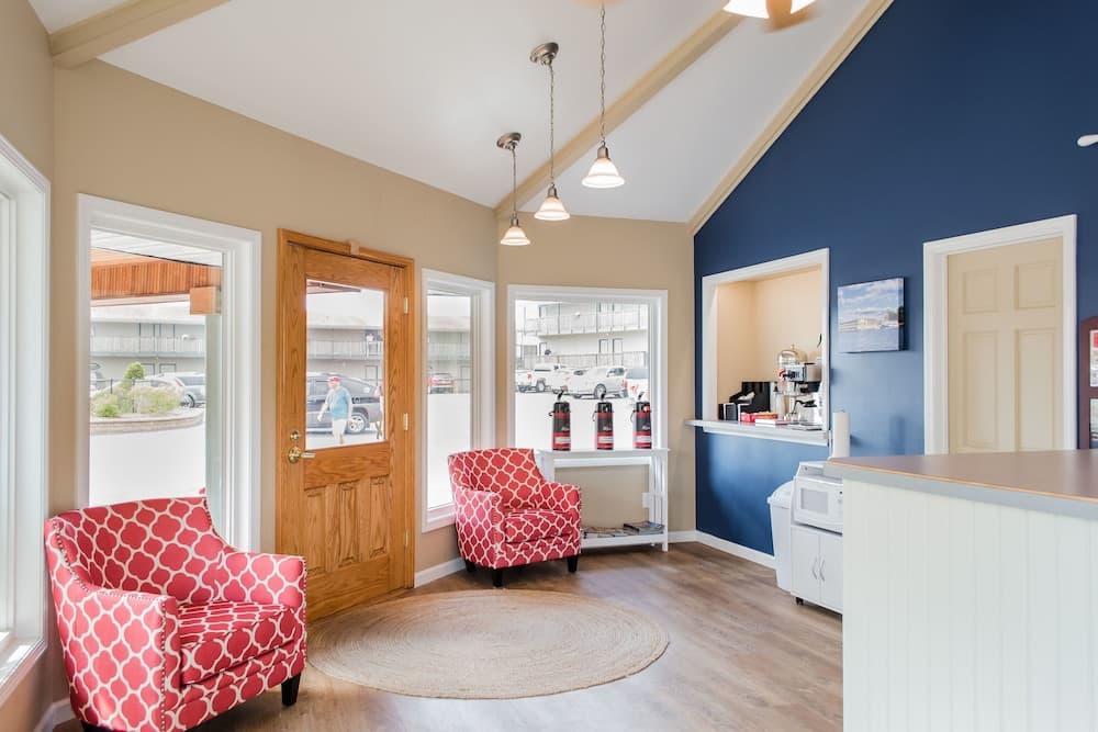 Capt. Thomson's Resort interior in Alexandria Bay, NY — gallery photo 2