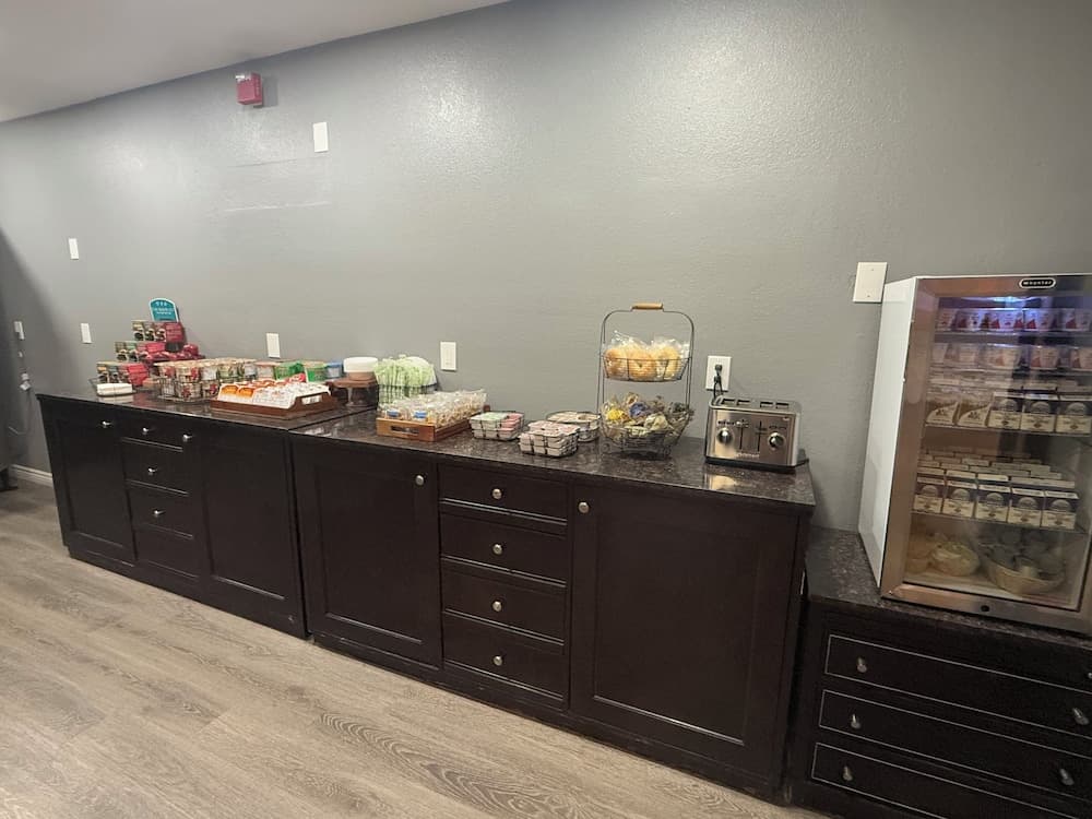 Red Roof Inn Ridgecrest property views in Ridgecrest, CA — gallery photo 3
