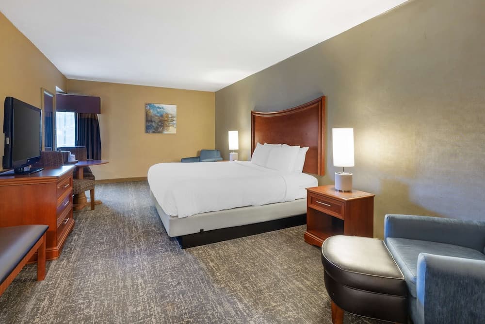 Clarion Inn North Haven - New Haven North gallery photo in North Haven — image 16
