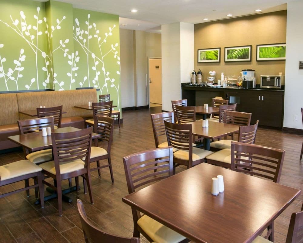 Sleep Inn & Suites Dripping Springs - Austin Area gallery photo in Dripping Springs, TX — image 64