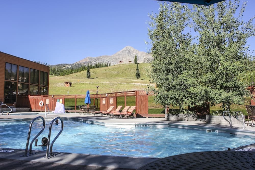 Cowboy Heaven Cabins interior in Big Sky, MT — gallery photo 2