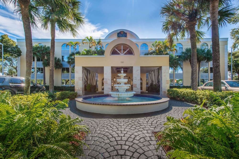 La Quinta Inn & Suites by Wyndham Deerfield Beach I-95 featured exterior or lobby in Deerfield Beach, FL — similar hotel
