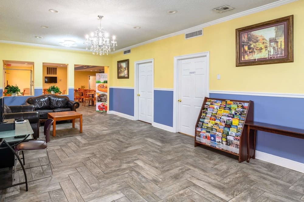 Quality Inn New Orleans I-10 East property views in New Orleans, LA — gallery photo 3