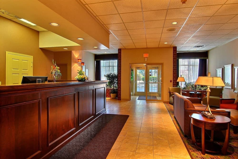 Mansfield Hotel interior in Mansfield, OH — gallery photo 2