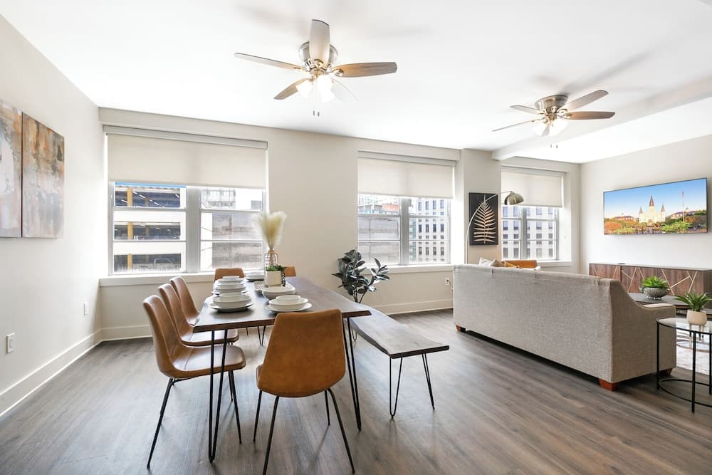 Luxury 4B Condo - Newly Renovated - Steps to French Quarter interior in New Orleans, LA — gallery photo 2