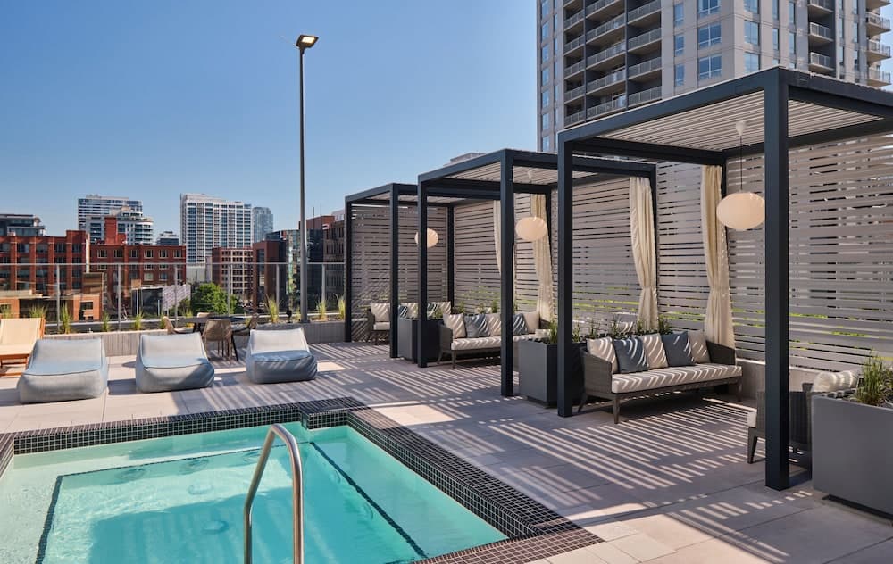 Level Chicago - River North property views in Chicago, IL — gallery photo 3