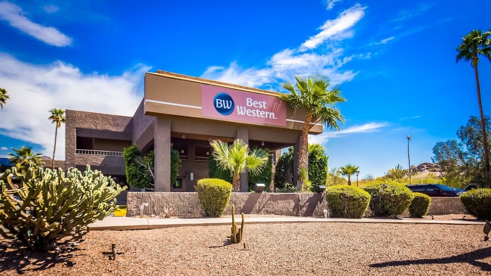 SureStay InnSuites Phoenix Hotel & Suites by Best Western — hotel in Phoenix, Arizona