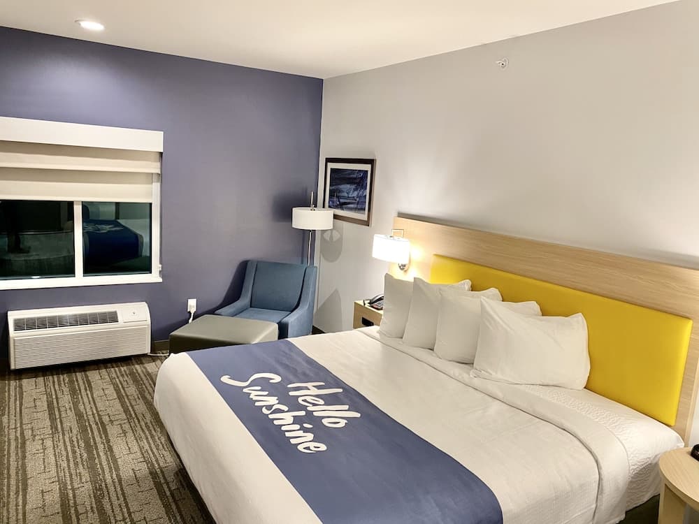 Days Inn & Suites by Wyndham Beaumont West / I-10 & Walden gallery photo in Beaumont, TX — image 22