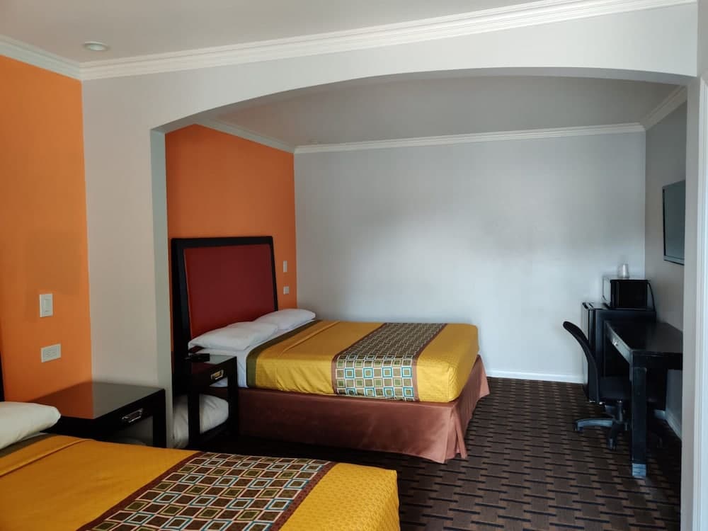LYFE INN & SUITES by AGA - LAX Airport property views in Inglewood, CA — gallery photo 3