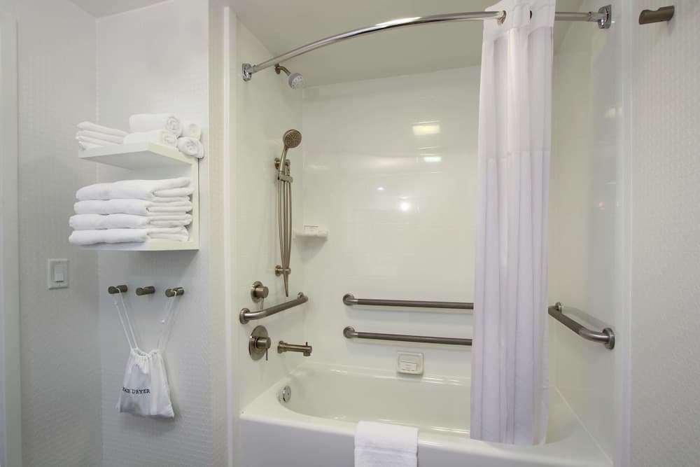 Hampton Inn Hagerstown-I-81 gallery photo in Hagerstown, MD — image 21
